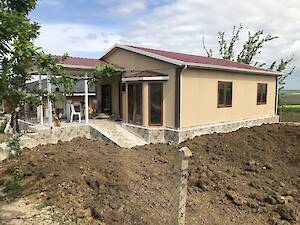 84m2 (2+1)